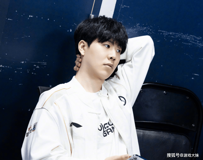 小年夜春晚, 万播放量, 而属于IG 小年夜春晚, 万播放量, 而属于IG