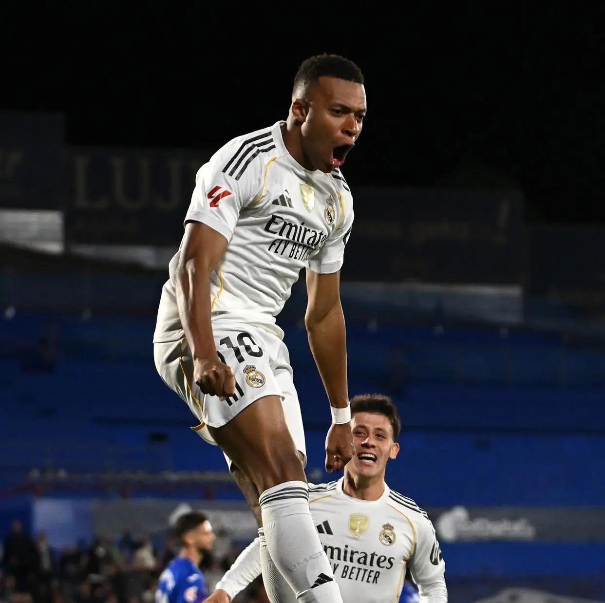 div, 为进球, 次助攻 div, 为进球, 次助攻