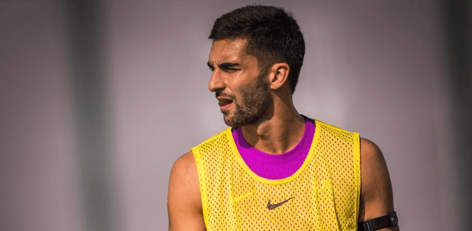 时替换托尼, 纳的比赛前 时替换托尼, 纳的比赛前